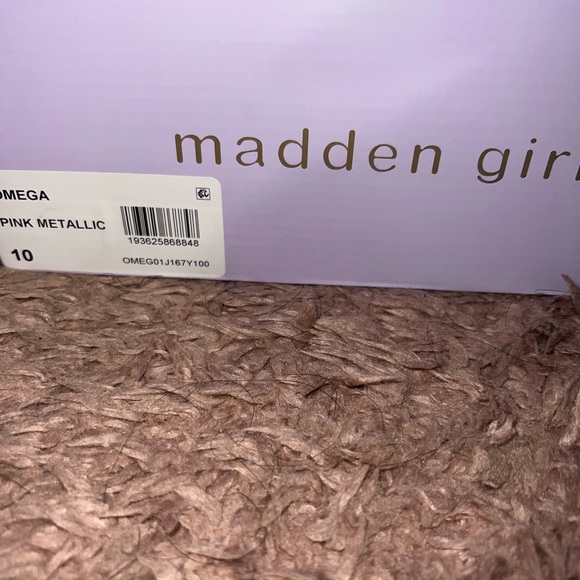 Heels - Picture 3 of 4